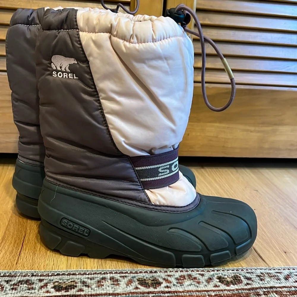 Sorel women’s snow boots - Picture 1 of 5